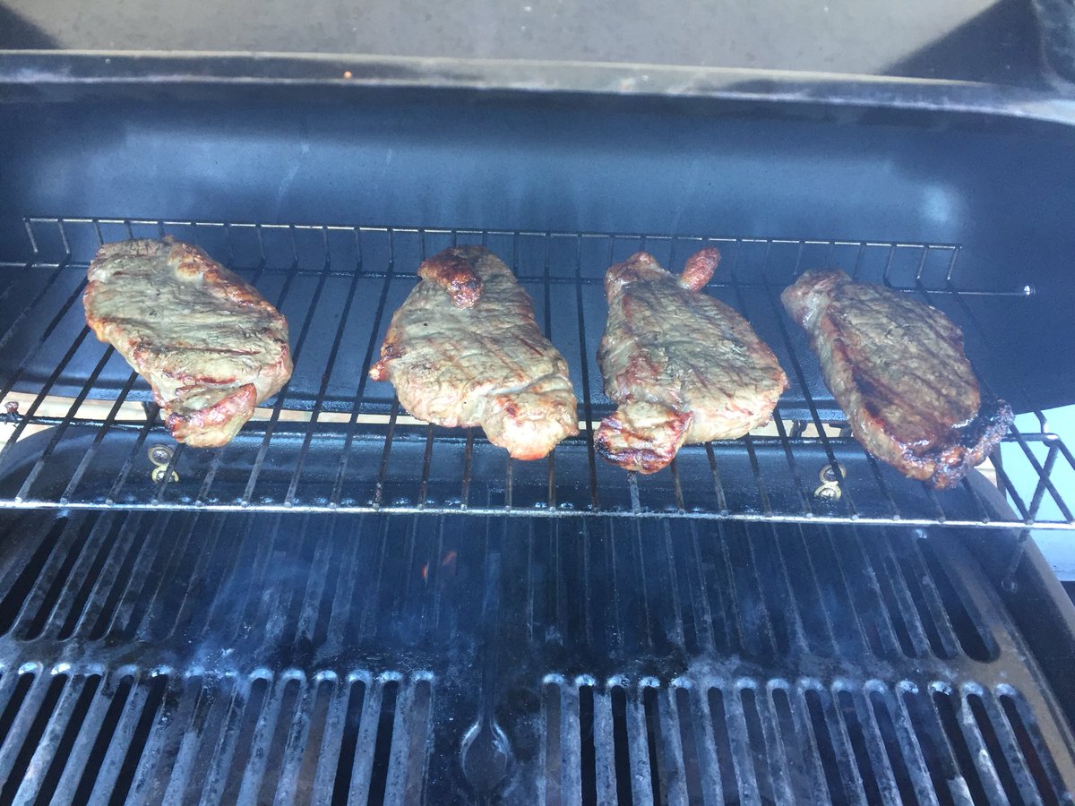 dg_hopper's tweet photo. Fueling up for the week ahead!! https://t.co/tYrYFWCOtj