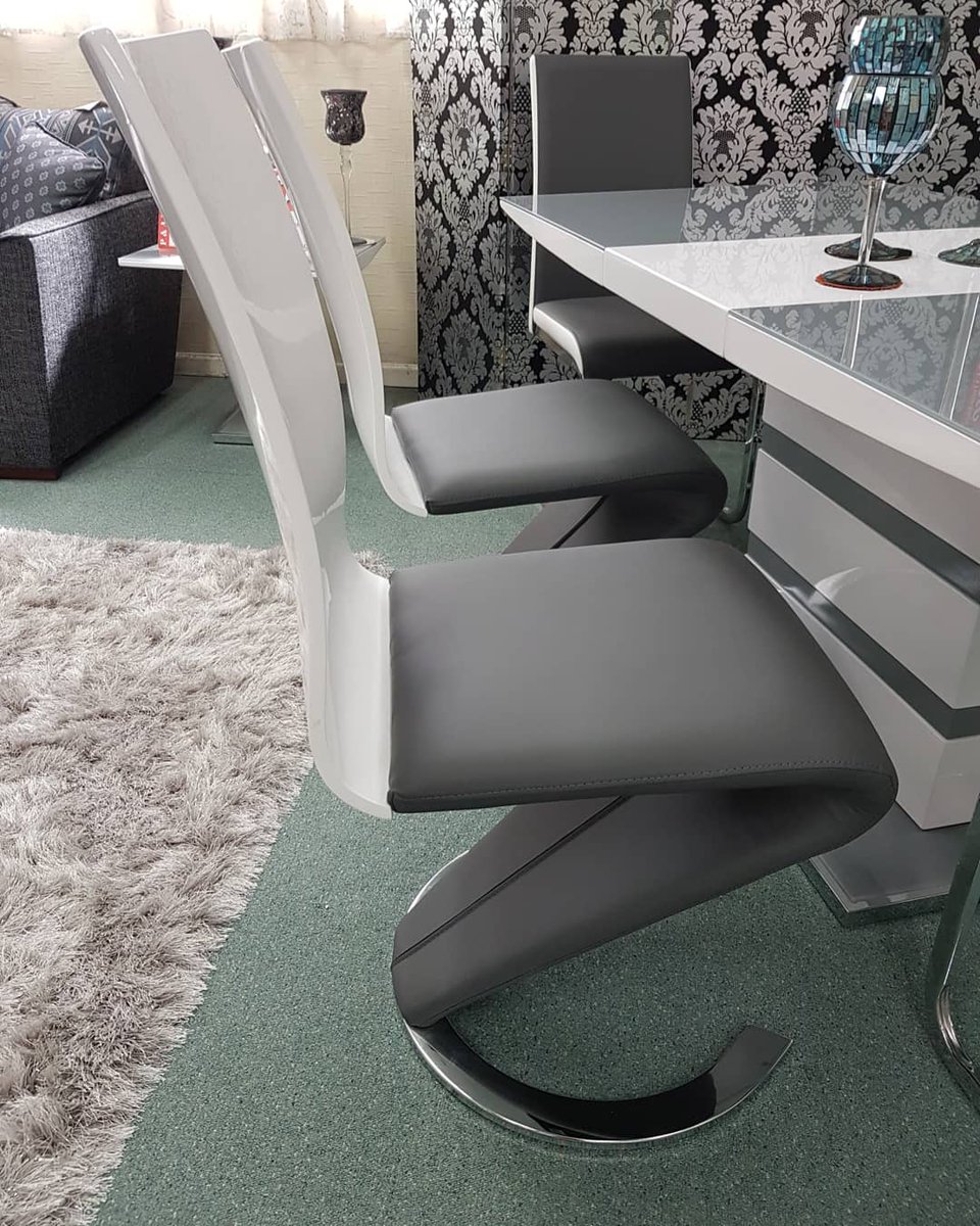 pa_furnishings's tweet photo. As well as supplying a range of #DiningTables, we also sell a wide variety of #DiningChairs which can be mixed &amp; matched with any #Table to produce a #DiningSet based on your style! Visit us in store to see more of our #DiningFurniture in a variety of finishes, colours &amp; sizes! https://t.co/1YdC5zu09a