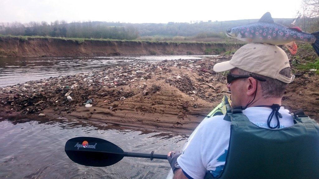 ProfJGrey's tweet photo. Lowlights:
Fridge over troubled water (1of5)
Washing machines x7
Dead ewes 6 &amp; lambs 5 (+ horse in a tree, dead)
Marley tip + outfall sanitary waste
#plasticpollution 
@gianthogweeduk #INNS 
Illegal fishing https://t.co/hIxrsa3wxU