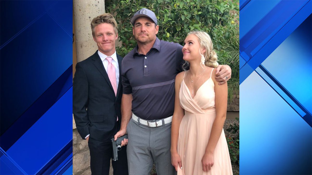 Former NFL kicker Jay Feely apologizes after posting gun photo bit.ly/2K6yltF https://t.co/54SReKZ4ss