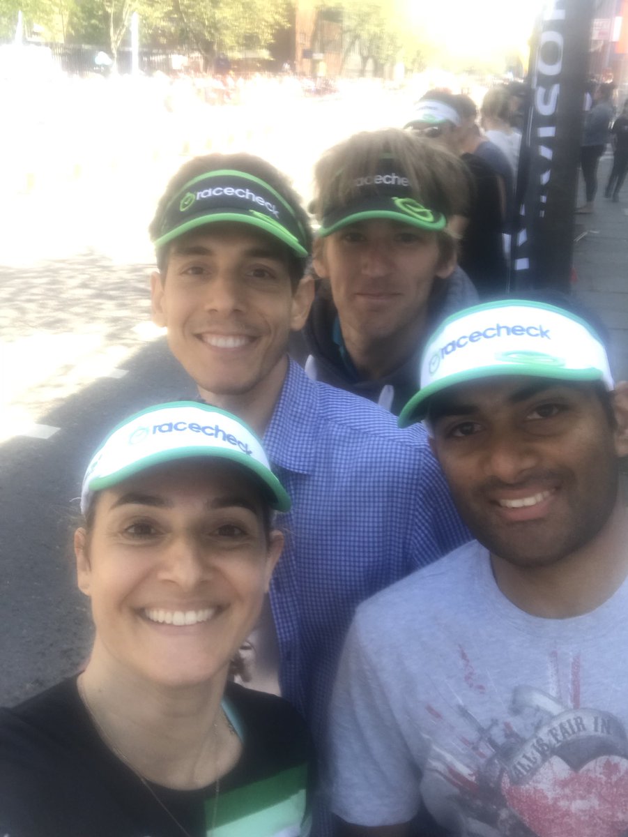 racecheck's tweet photo. Some more photos from today’s #visorclub runners and #vlm cheering point! Well done to all the runners and thank you to the best cheering point EVER!!! Same again in 2019😘#racecheck #ukrunchat https://t.co/Nupkwco0qk