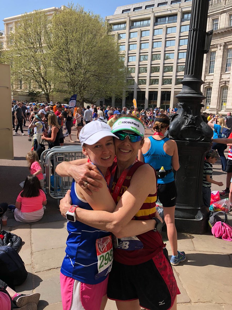 racecheck's tweet photo. Some more photos from today’s #visorclub runners and #vlm cheering point! Well done to all the runners and thank you to the best cheering point EVER!!! Same again in 2019😘#racecheck #ukrunchat https://t.co/Nupkwco0qk