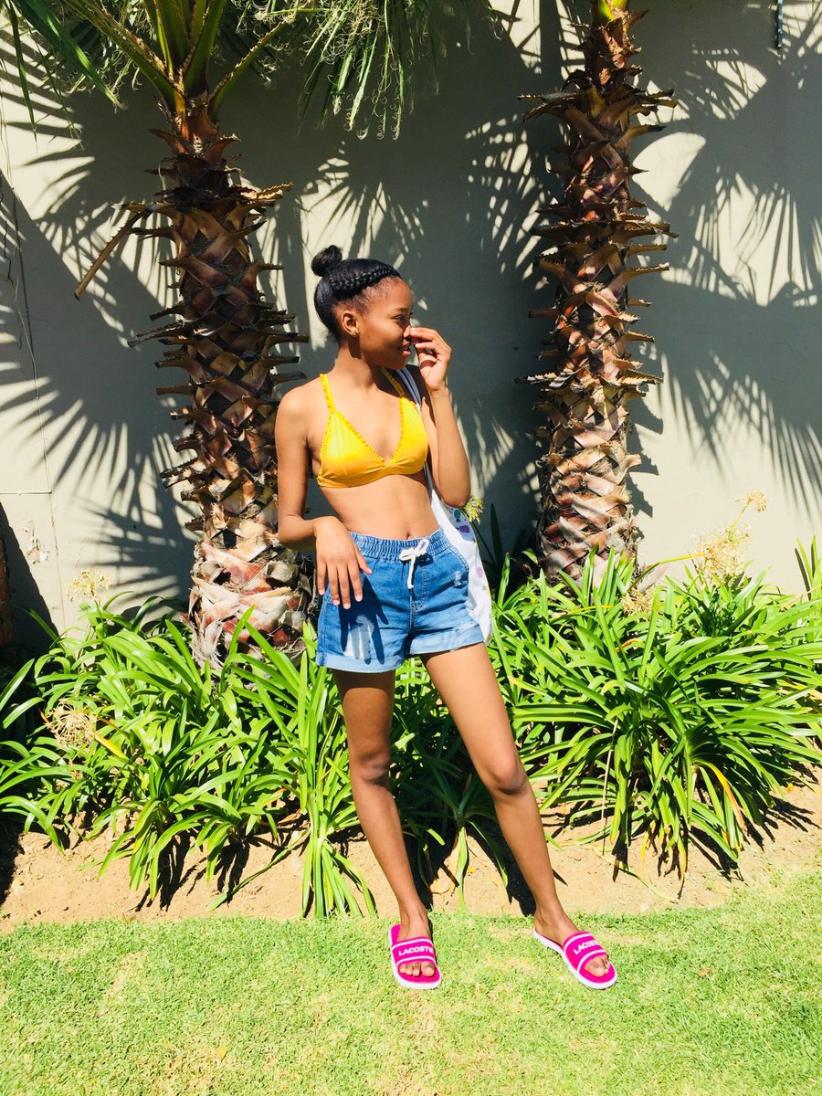 n__lwethu's tweet photo. Delayed posts ☄️. https://t.co/rqXRBBNHcw