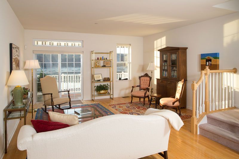 If you *had* to pick, which #HudsonValley waterfront home would you choose? bit.ly/2HwT3En