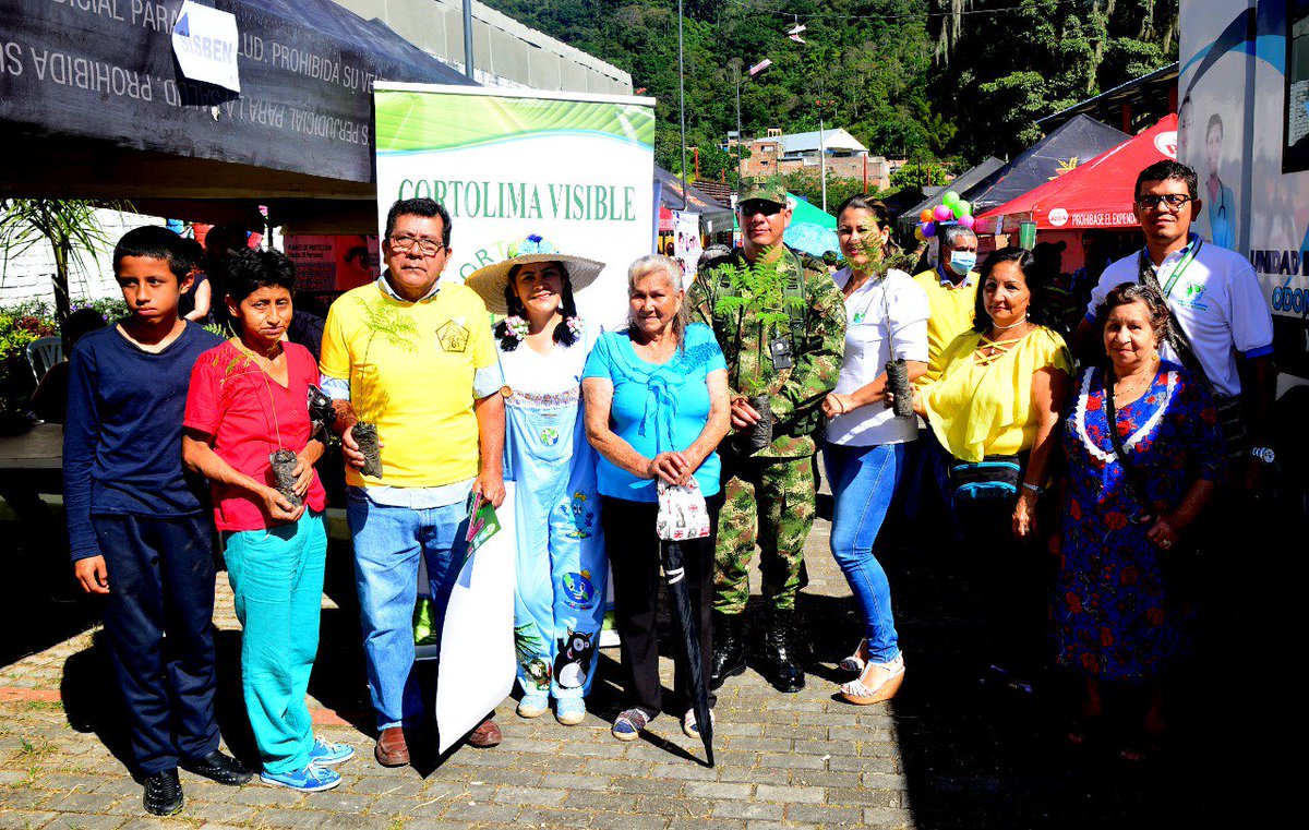 walteradolfor's tweet image. Gracias al apoyo de las diferentes Instituciones como la #DEFENZA CIVIl #BOMBEROS #SISBEN #secretaria tránsito  #Secretaría Salud Ibagué  #Cortolima La unidad Móvil Médica #ASORRECUA #SENA llevamos un servicio social a la Cumuna trece @BASPC06 "Héroes Multimisión"