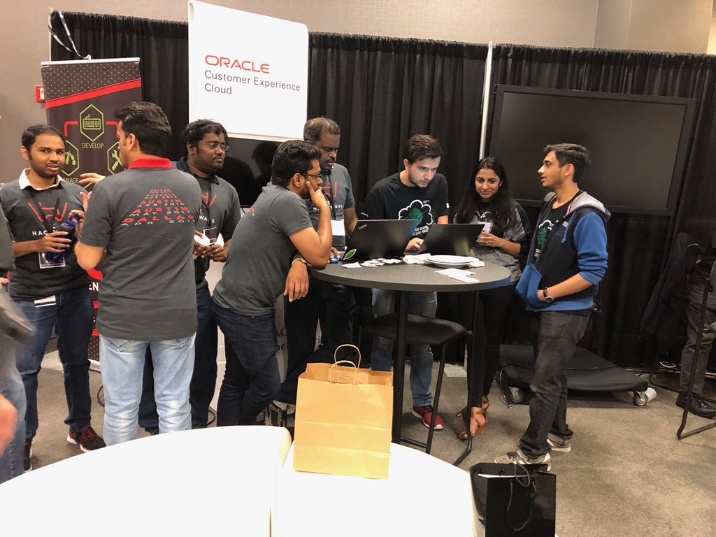 Caz_Apsey's tweet photo. Team Oracle are loving life after @AAHackWars #Hackathon weekend ππ½ππ½
#oraclecode @OracleDevs #AAHackWars @ExploreOracle #lifeatoracle #teamgame #oracle https://t.co/AtPF3cJMsM