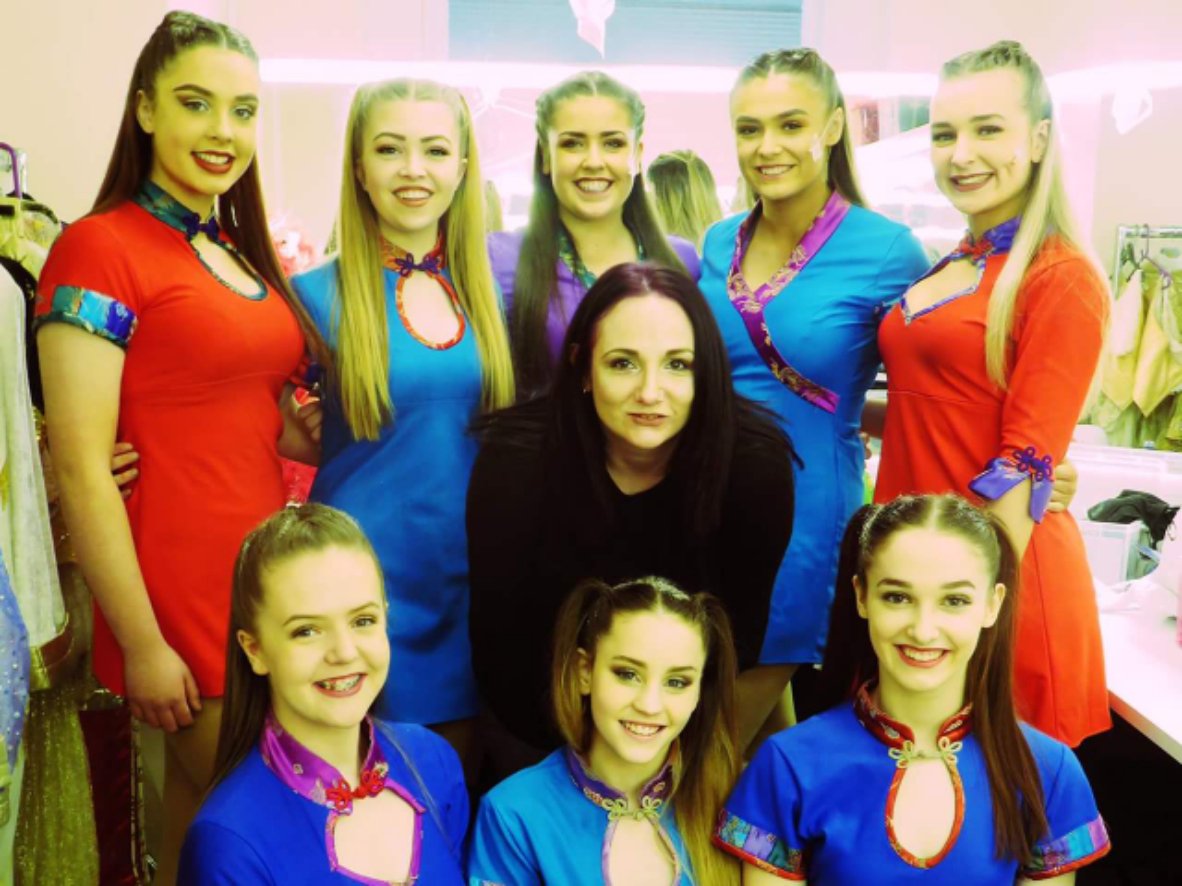 SinVenus's tweet image. I&apos;m missing you guys lots 😍😍😍😍😍😍

#RubyDreams #panto #Aladdin #DressingRoomDaughters