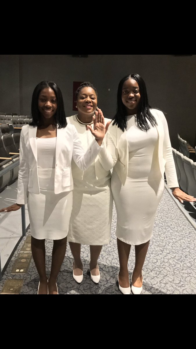justbrashaw's tweet photo. So proud of my @UmesReach girls for joining the sisterhood. #AKA #UMES https://t.co/5cFspoIB9k