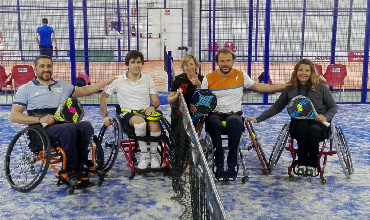 CastiRufi's tweet photo. Exhibición ayer tarde a favor de nuestros amigos de la Fundación Km/ For Life .@vcarreton @starviepadel #EstrellaDamm #FundacionDamm #AlbertoPacho #Munichsports @ballpadelindoor #Carefisioterapia https://t.co/jpSefeOSu3