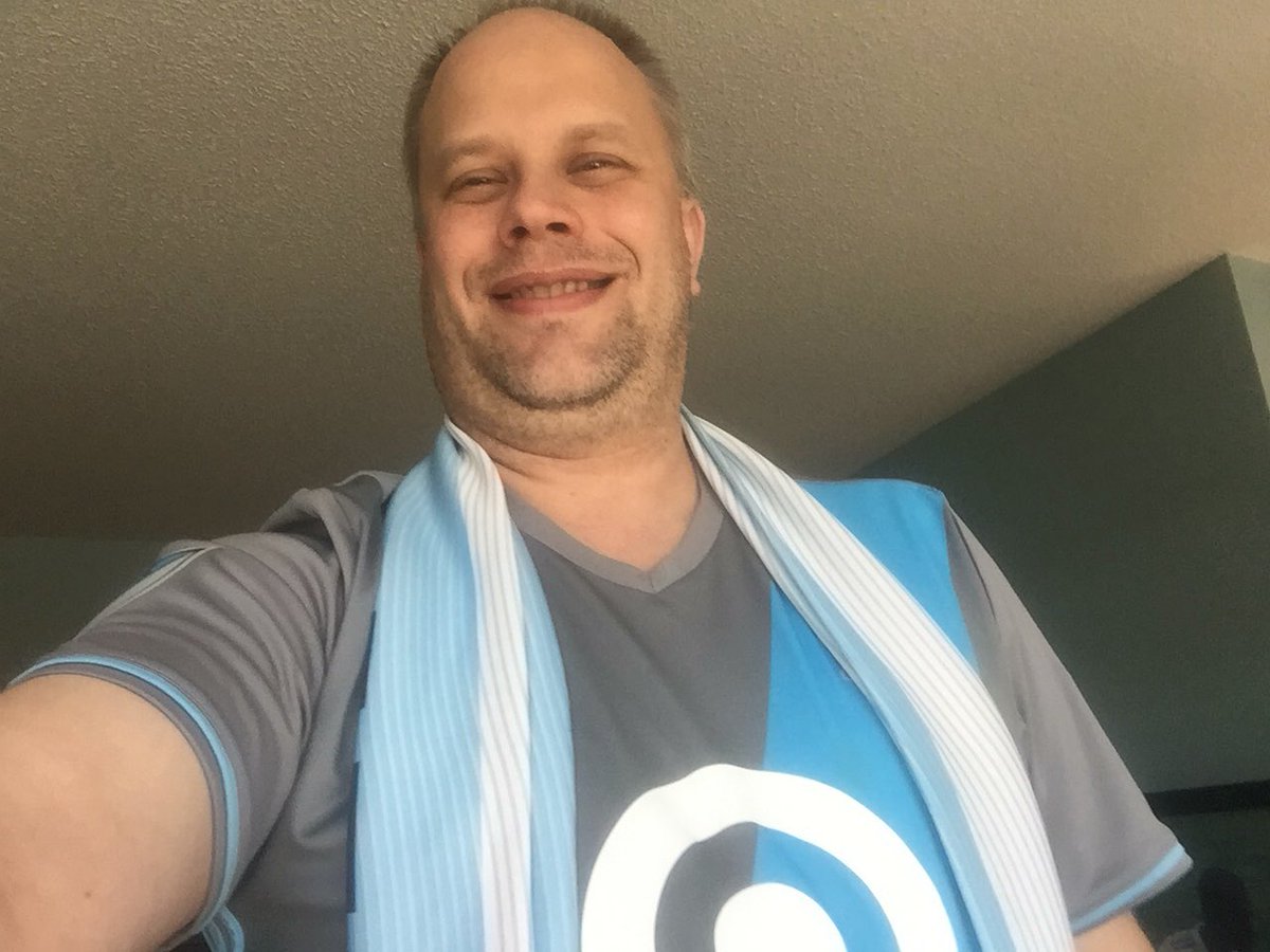 BSteuter's tweet photo. Let’s go Minnesota United. #ScarvesUpMN https://t.co/DQ5y9ZghXJ