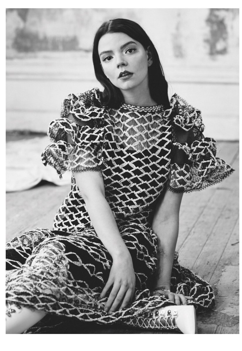 anyataylorjoy's tweet photo. 💋🕷💋

Sunday night mode = Wistful as hell🌷🌙 https://t.co/qdknZ8UAvM