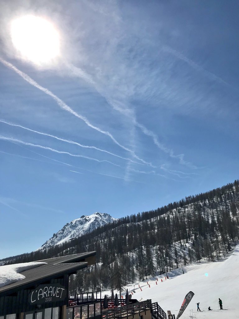 SerreChe_FR's tweet photo. 😎 Dernier jour de ski de la saison 2017-2018 dans des conditions incroyables, toutes les équipes de Serre Chevalier vous remercient ! 
➡️ Rendez vous le 7 décembre 2018 !
#ski @FranceMontagnes https://t.co/fr8j8EQ9XT