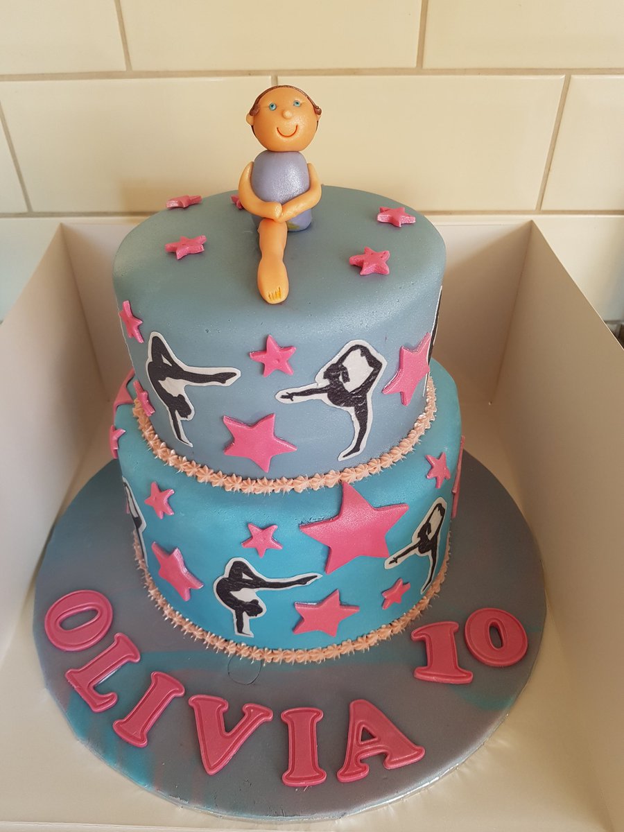 thecakecroft's tweet photo. Gymnastics mad cake 😍 #cakebaker #create #baking #cake https://t.co/6SOWZY5rBZ