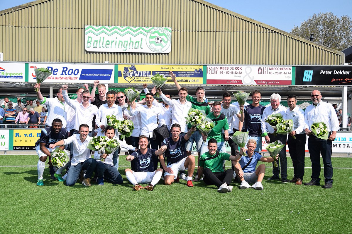 Westlandia's tweet photo. Felicitaties aan de jonge talenten van Westlandia 2 die opnieuw kampioen van de Reserve Hoofdklasse zijn geworden. Een knappe prestatie van de mannen van trainer Pieter Jongmans en leider Marcel van den Berg. Veel succes bij de wedstrijden om het kampioenschap van Nederland! https://t.co/rzuqHY00lh