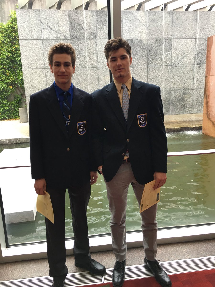t_oliveri's tweet photo. Pic from last night’s amazing opening session and Day 1 of #ICDC competition &amp; leadership academies. @Hopedale_DECA Ss putting their best @hopedalejshs foot forward! https://t.co/mNYMfAHUm5
