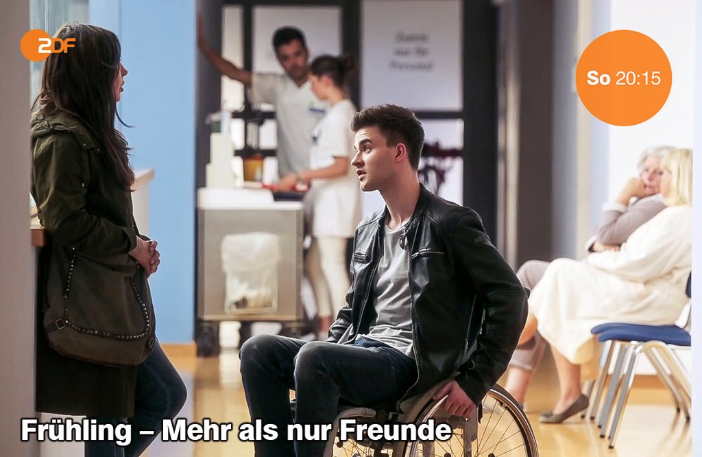 PMoelleken's tweet photo. Um 20:15 Uhr bin ich im @ZDF mit #SimoneThomalla in #FRÜHLING zu sehen.
Danke für Eure unzähligen Nachrichten!
Leider hat man sich vorerst dagegen entschieden, die Geschichte meiner Rolle #PeetHagen nach der #Querschnittslähmung weiter… https://t.co/9VTKRFFoiD
#Herzkino #ZDF https://t.co/ay8o1wUVbT