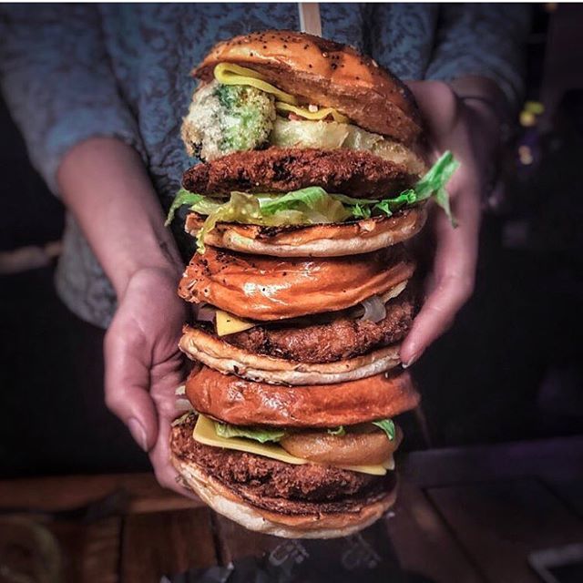 eat_owt's tweet photo. Imagine getting your chops round these! A trio of burgers from Haunt (@hauntlondon) in West Hackney - and they are all vegan!! Thanks to Biffs Jack Shack (@biffsjackshack) on residency, a dirty burger doesn’t need to include meat. 📸 by @brixtonfoodfi… https://t.co/jTWxvIxFiA https://t.co/jJg0VeQO7L