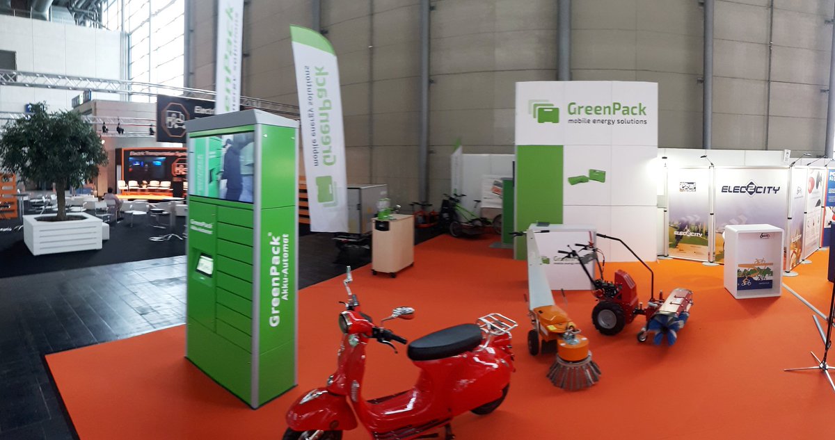 Ready to rumble! Alles ist vorbereitet - #HannoverMesse Halle27 Stand H83. Bei uns gibts neben dem #Akkuautomat auch #GreenSmoothies frisch aus dem Mixer - betrieben mit #GreenPack :) <a href="/bsm_ev/">BSM</a> #ECarTech @edonkee_hee_haw <a href="/Velovebikes/">Velove</a> <a href="/larryvsharry/">Larry vs Harry</a> <a href="/emco_Group/">emco Group</a> #Michaelis #Köppl