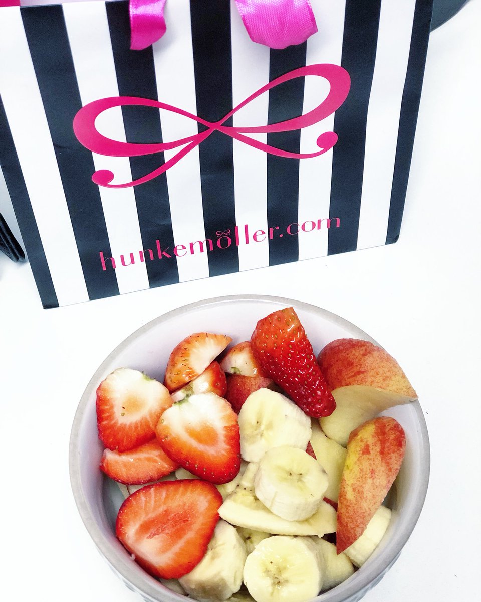 Good food , good mood 🎀 #hunkemöller #aveny5813 #lovemyjob