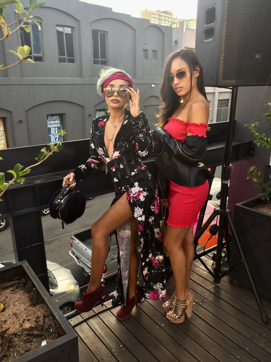 TracyLRosslind's tweet photo. #4thstreetrunway #ootd @maxibcollection @AccessorizeRSA @IrregularChoice #TLRstyling https://t.co/7E5kzsAe7y