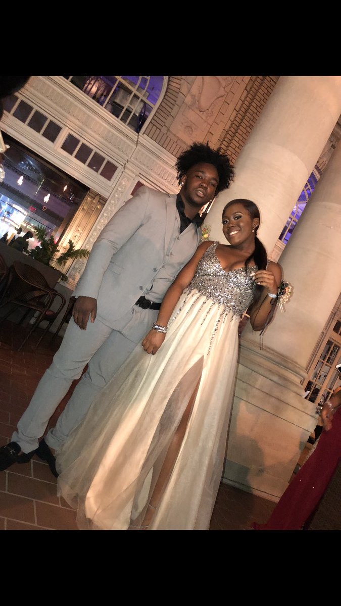 willmclean52's tweet photo. Big drip like Godzilla #passtheDUTCH #driptown #Prom2k18 https://t.co/RN8XFOzsgB