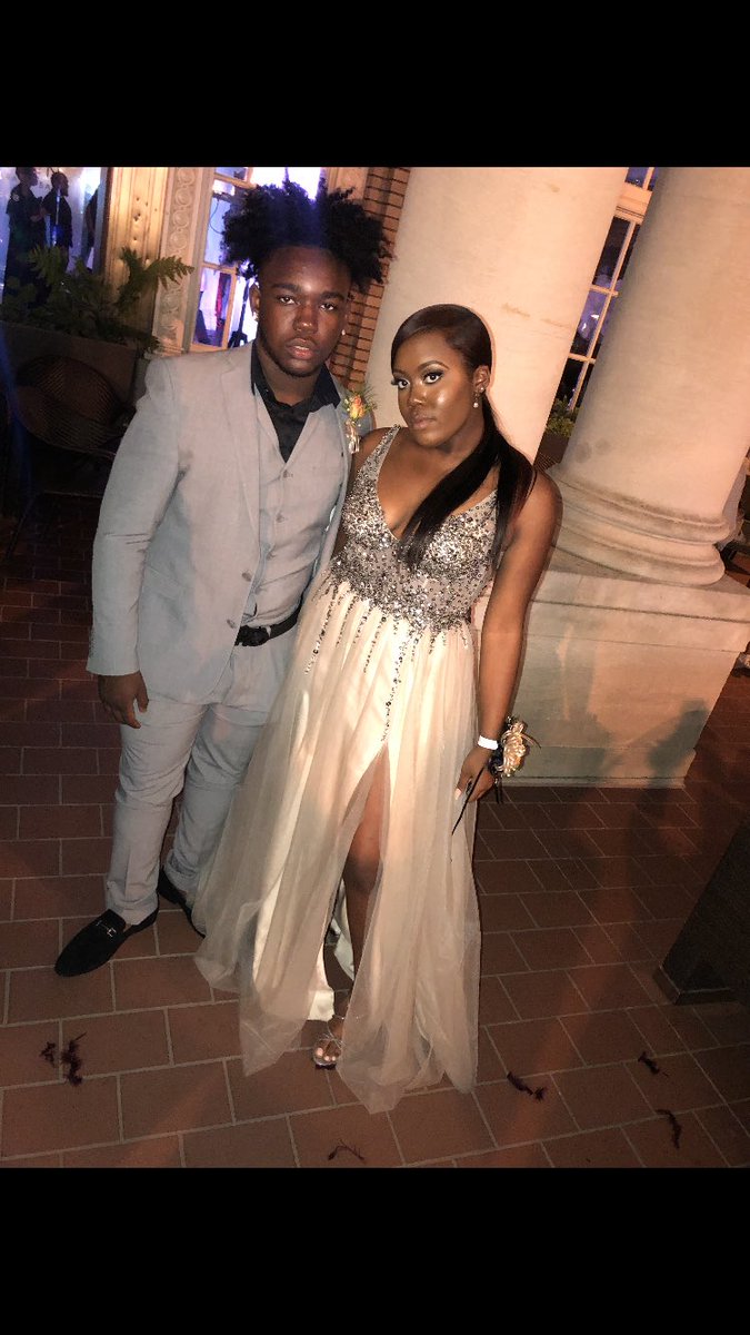 willmclean52's tweet photo. Big drip like Godzilla #passtheDUTCH #driptown #Prom2k18 https://t.co/RN8XFOzsgB