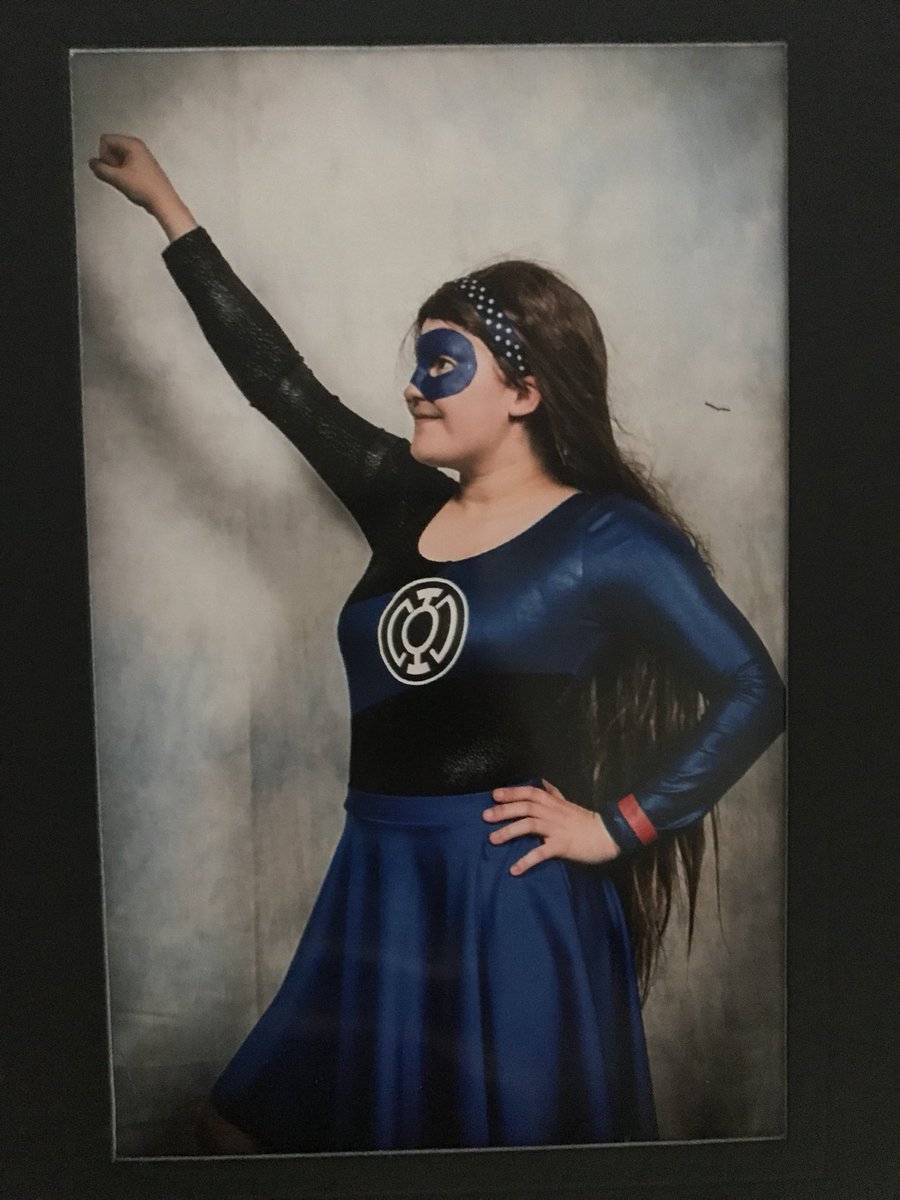 GoldenImpala's tweet photo. @OxfordComicCon on Saturday was amazing! As my first comic con jt was great!! Hope to go to more on the future and meet more new people. #OxCon #OxfordComicCon #oxford #lantern #bluelantern #hope #DC #marvel #fma #fmab https://t.co/7ohFZFMoow