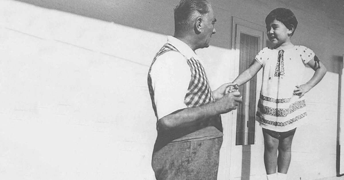 En büyük kahramanın, geleceğin kahramanlarına armağan ettiği 23 Nisan Ulusal Egemenlik ve Çocuk Bayramı kutlu olsun. #23NisanKutluOlsun