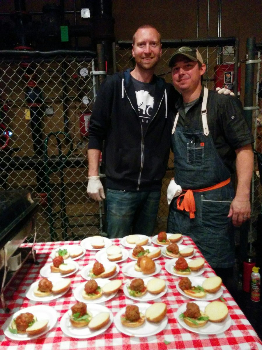 VaTeaMaven's tweet photo. Carpenter's #CookOff2018 @thebirchmere - Jeremy Barber & Justus Frank @liveoakdelray @CharliesOnTheAv; Bert "Ram" Todd #KiwiPieShop; Bill Blackburn @porkbarrelbbq; Celebrity Judge, Chef Vikram Sunderam @RasikaDC https://t.co/99AO8HWHaJ