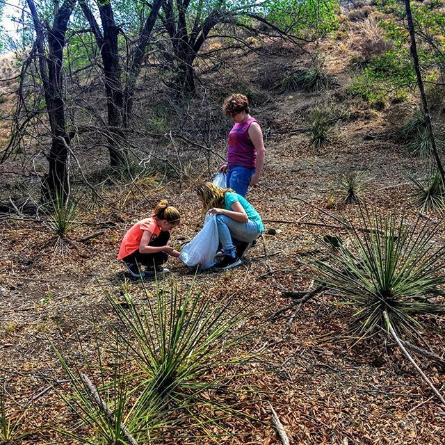 WWAdventures76's tweet photo. Celebrating Earth Day by teaching Leave No Trace Principals and picking up trash. #leavenotrace #leavenotrash #AlwaysWandering #ExploreDiscoverLive #LeaveNoTrace https://t.co/Q8W9WhpTNr