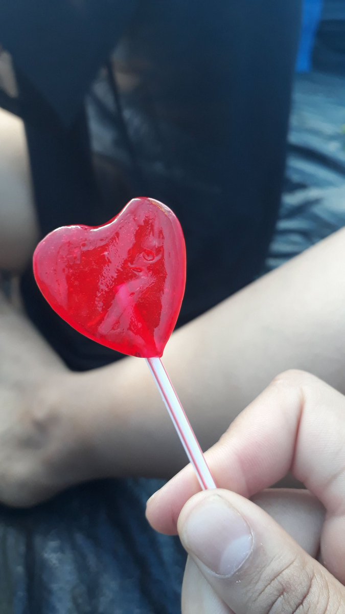 sapatona_11's tweet photo. Pensa numa rave do caralho!!! #Skanda #fritaaaa 🍭🍬🔥😝😉😎☄💙 https://t.co/BJy24XITKh