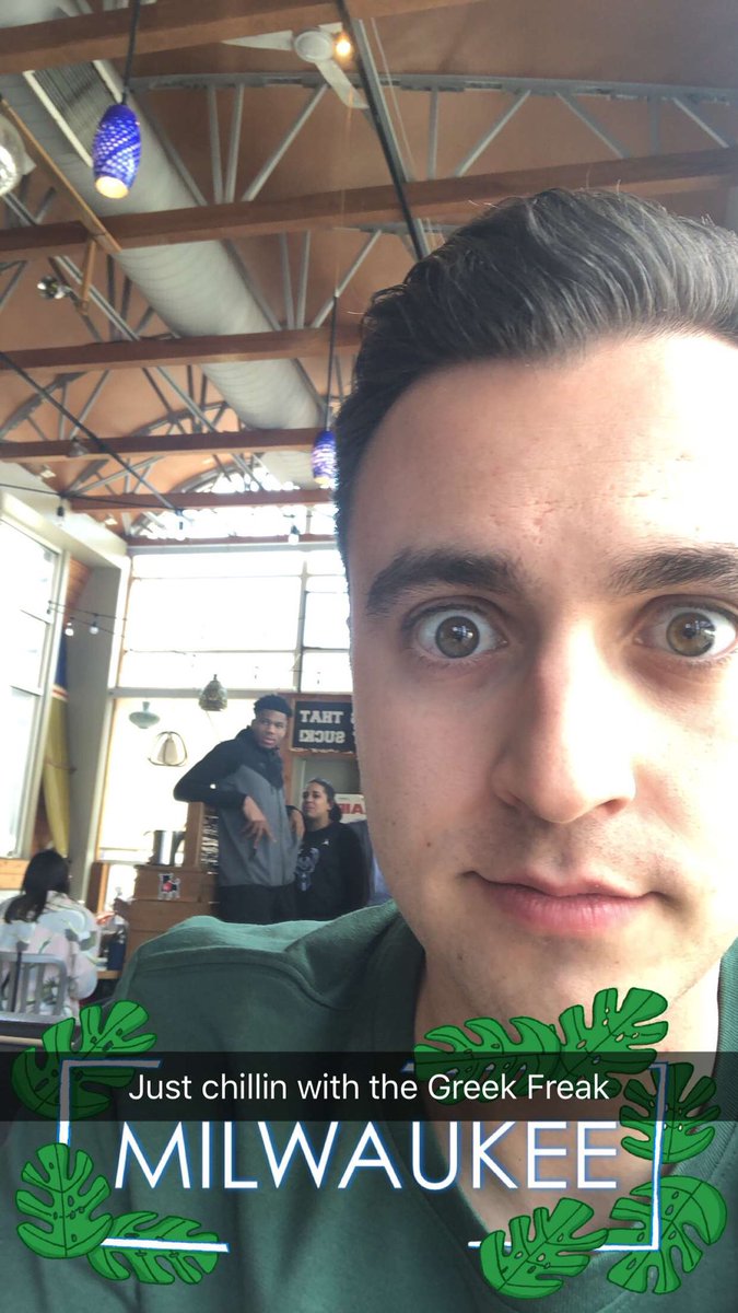 MoSokanhe's tweet image. At @BelAirCantina on water street and just watched @Giannis_An34 wait for a table for 10 minutes and no one helped him so he left... Dude just won Milwaukee a playoff game! Get him some service