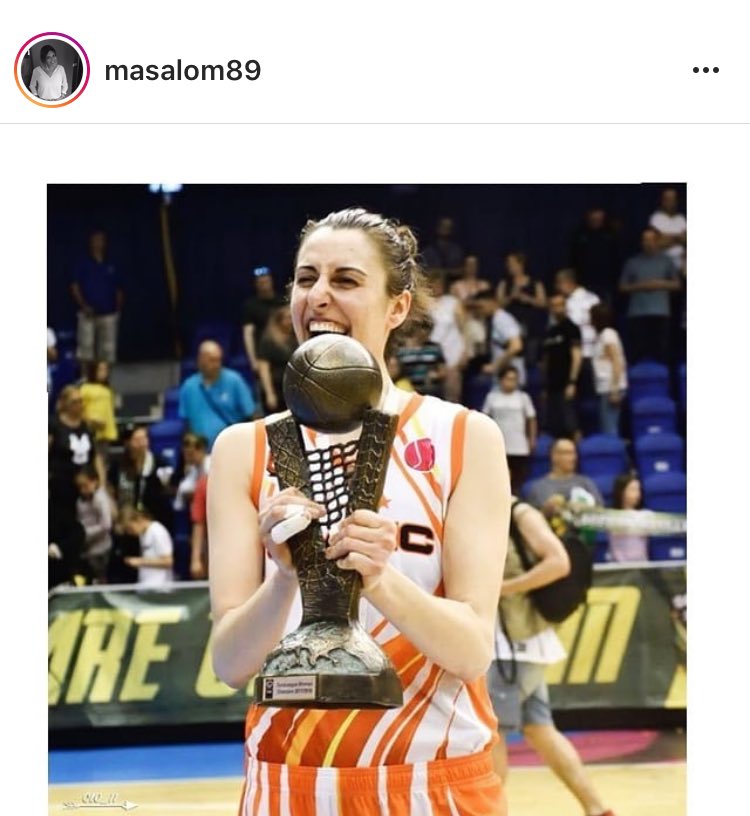 DaniBarjacoba's tweet photo. Quina foto més xula d’Alba Torrens ha penjat una de les amigues del seu ‘clan de binissalem’                          🏆🏆🏆🏆Eurolligues! @MAsalom89 https://t.co/2Av2aS94o6