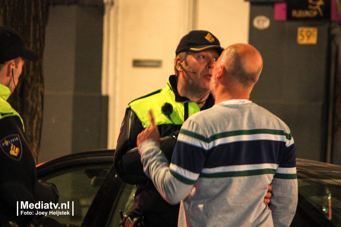 mediatvnl's tweet photo. Witte de Withstraat Rotterdam : Veel publiek op de been nav bekerwedstrijd, politie is ter plaatse en stuurt enkele mensen die onrust stoken weg. https://t.co/wOpZtNOUtJ