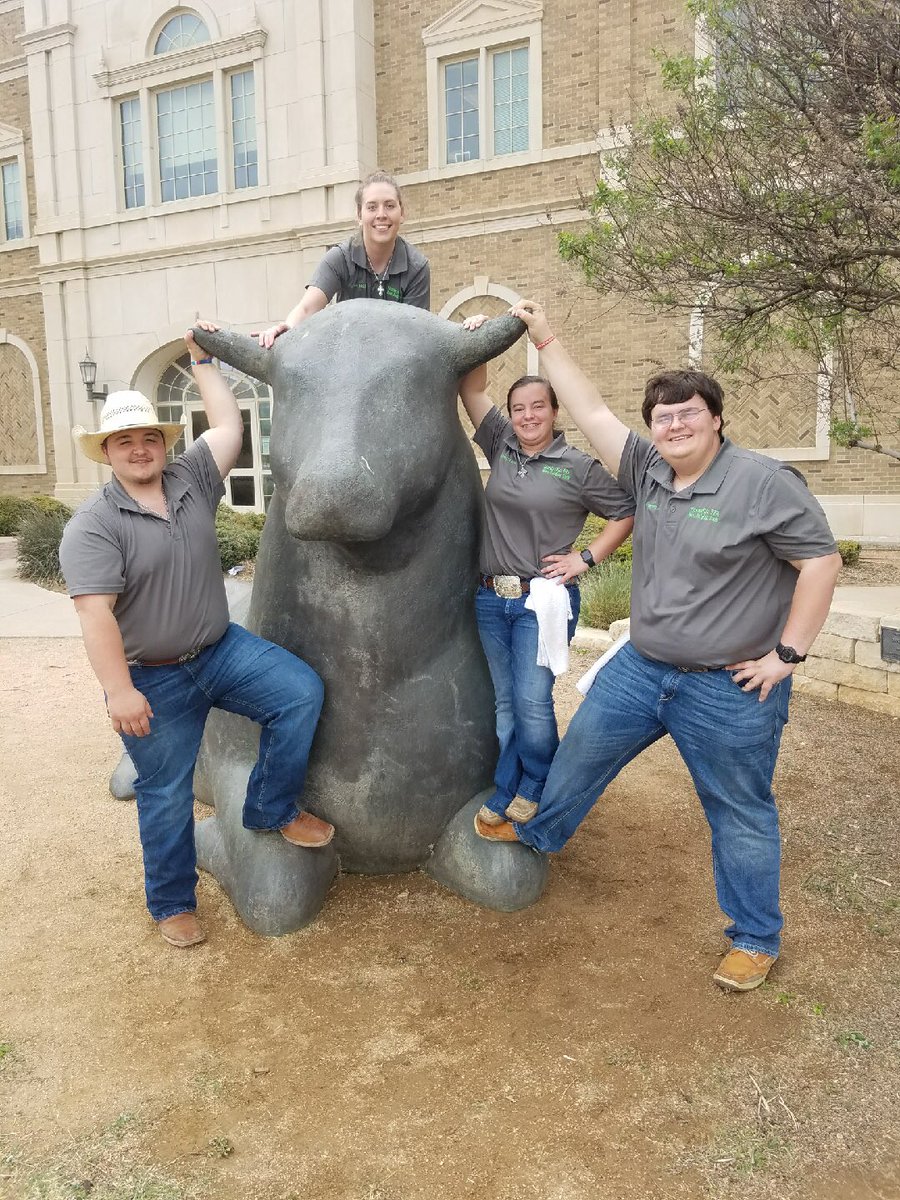 graysonawesome's tweet photo. Blessed with such a great team. Overall we placed 16th out of 49 teams. I placed 5th out of 188 people. Hopeful to continue wool judging in the future! #FFA #wooljudging @HuntsvilleFFA https://t.co/6QdKlgoxEB