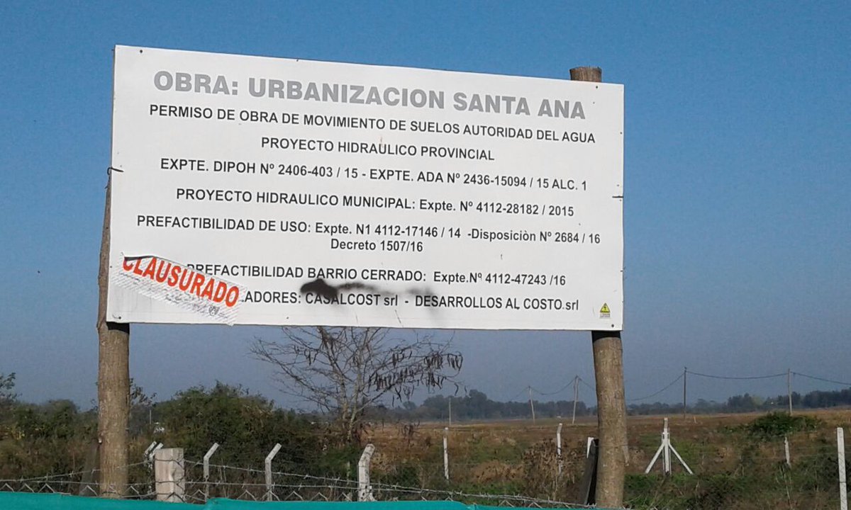 Federugo's tweet photo. .#DiaDeLaTierra #Eidico viola la clausura del  @MunicipioTigre  y sigue avanzando d manera indiscriminada y c aval de @mariuvidal / Dique y La Ñata sufren las consecuencias / Los ricos no cumplen con la ley??😮😕 @monicaneffke @dlanusse #LaudatoSi https://t.co/8kWkuW28Lk