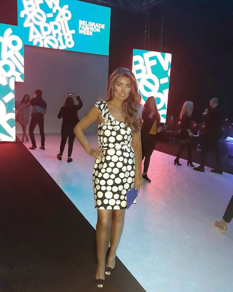 DunjaStyle's tweet photo. Otvaranje Nedelje mode u Beogradu @BelgradeFashion
Polka dot love ❤
#DunjaStyle #polkadotdress ✌
#opening #bgdfw #belgradefw #belgradefashionweek
#HairStatement #latina #fashion #fashionblogger #fashiondesigner #jewelrydesigner https://t.co/XlLPsZvOS1