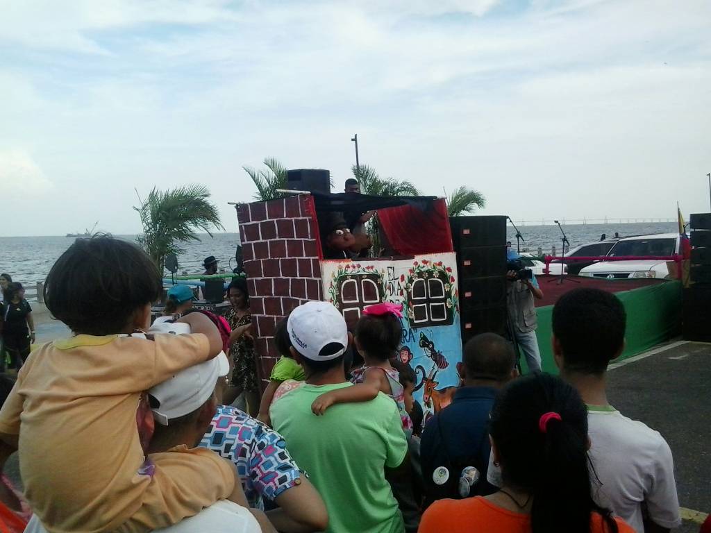 SecAmbienteGBZ's tweet photo. SATOT celebra el día de la Tierra, con una actividad realizada en la Vereda del Lago, propicia para crear conciencia y a su vez para brindar recreación a la familia zuliana.
Gobernador Omar Prieto Fernández #FuturoSeguro https://t.co/16P1VqMmHz