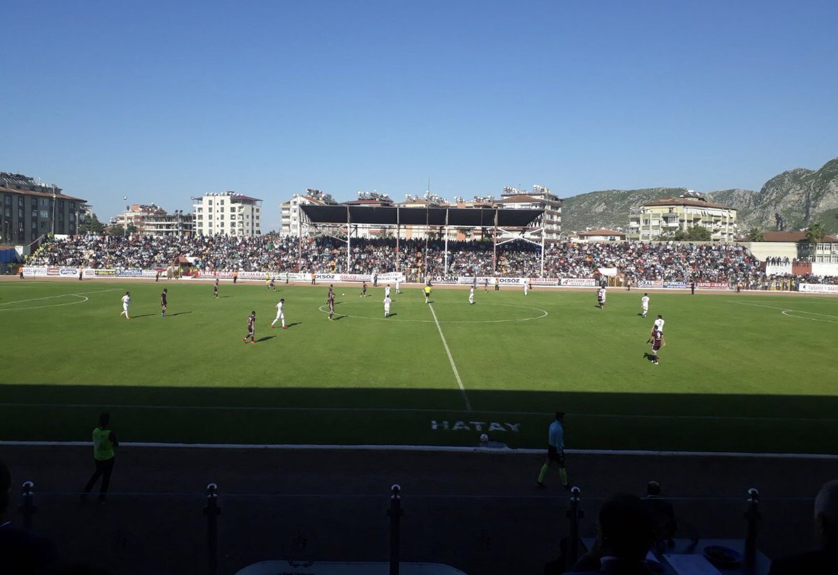 Olmadı ... Galibiyet bekliyorduk.. Nasip kısmet diyelim... Hatayspor Sancaktepe :  1-1 berabere.. İlk golü atınca rehavete kapılmayacaktık.. Tribün coşkusu iyiydi ama ..