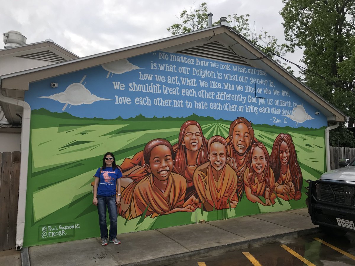 Queen_Nerdling's tweet photo. Go green challenge for Earth Day with my nerdlings. #TexanPride #WeAreTexans #nerdling #queennerdling #apes #EarthDay18 https://t.co/QOJxmwekjR