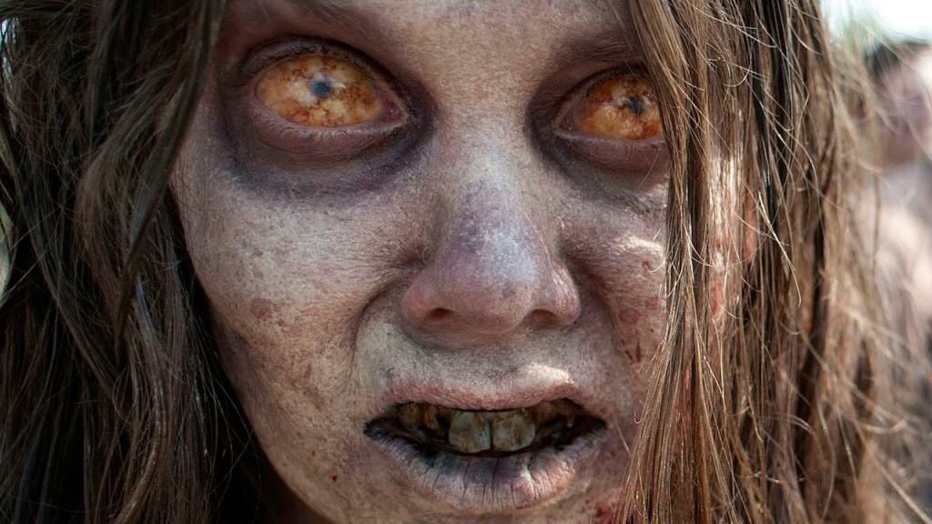 SlavConSK's tweet photo. Na workshope Zombie makeup vám Veronika "Rony" Balvirčáková predstaví základy tvorby zombie maskovania a spoločne si vyskúšate prácu s make-upom a tekutým latexom na sebe alebo vašich ľudských obetiach. https://t.co/4q1RP2s7dI