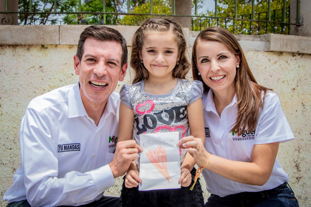 micasrey's tweet photo. Mexticacán es conocido por sus deliciosas paletas y sus hermosos Santuarios, me comprometí  a brindar apoyo para la realización de la Feria del Helado y a fomentar el turismo religioso #TúMandas https://t.co/1En1EEtYU4