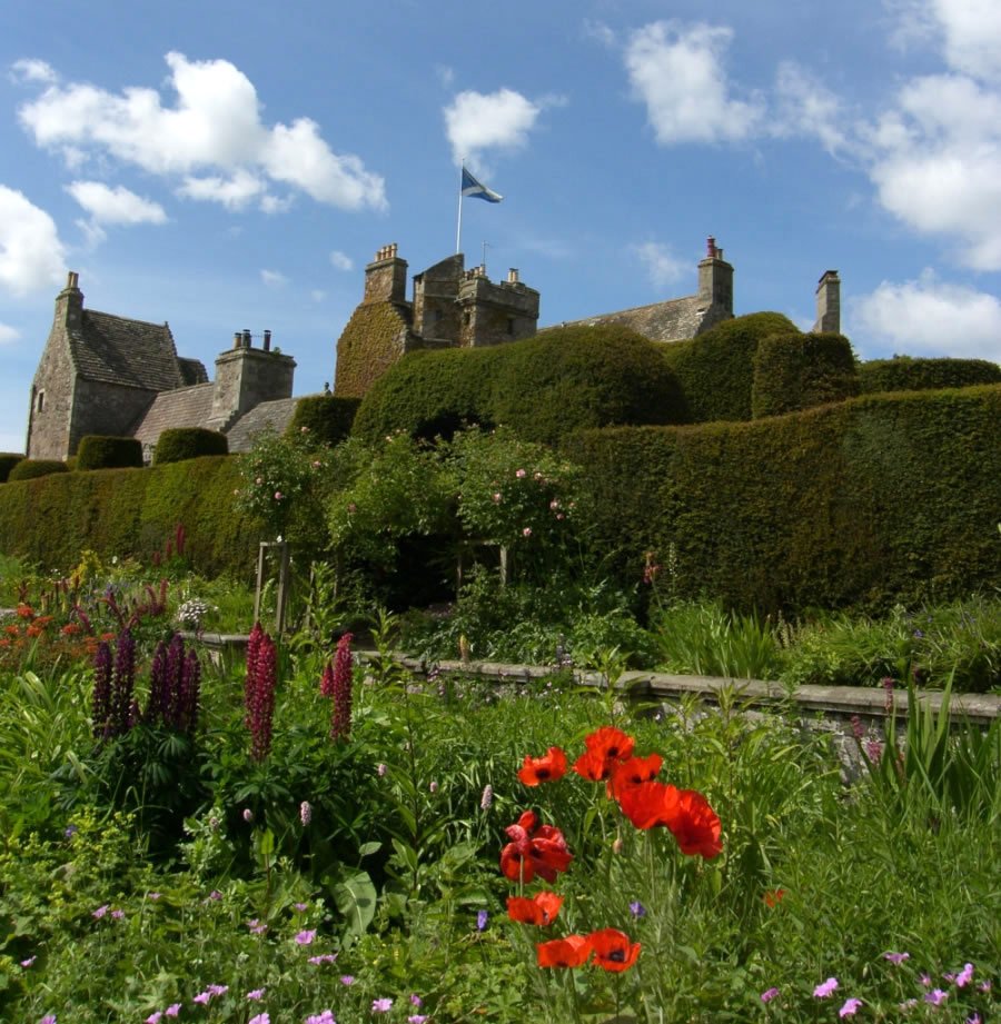 tourscotland's tweet photo. Tour #Scotland travel photograph of the #Wildflower #Gardens on ancestry genealogy, family history visit to #Earlshall #Castle by #Leuchars, #Fife #wildflowerhour https://t.co/QInQWqydQN