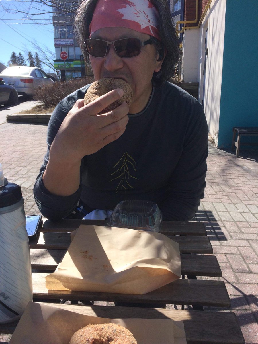 ottpak's tweet photo. Day 5 #heartzonetraining w/pace trials trying to keep it slow in RZ1. @PEAKCentre #trustthescience &amp; keep training. I’m getting accustomed to this. Also it was a #RunTOBeerOTT and listened to @RayZahab perfect day for a 🏃🏻 🍺 and 🍩 #thisis50 #RunOttawa2018 #teamawesome2018 https://t.co/jWHKNwwQZE