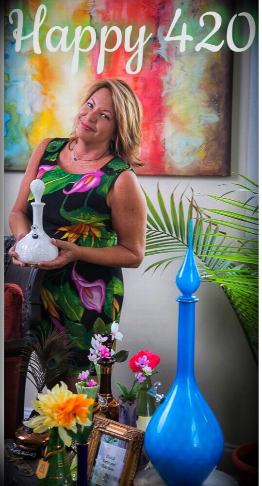 MyBudVase's tweet photo. What a day it was! #420 in #DC with our smoking #vases #CannabisDay #CannabisCommunity check out more #highlyrecommended vases at https://t.co/TRqV06974P https://t.co/sg7pFDvxXE