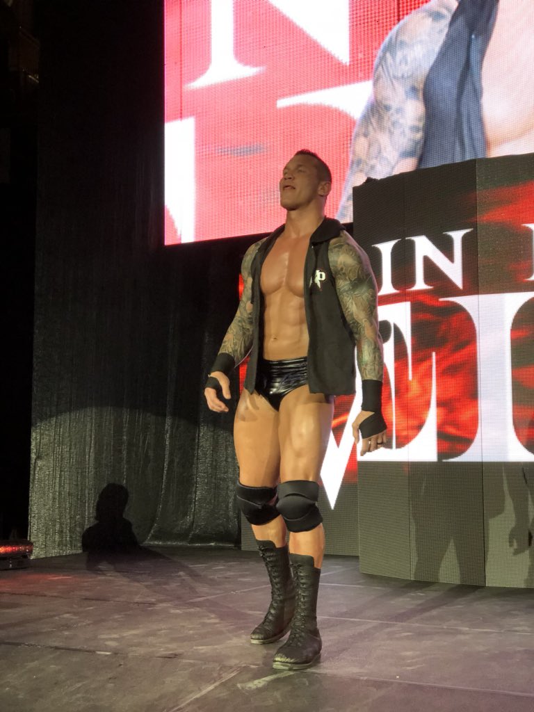 Dbaza4xWkAAdJ9b.jpg:large