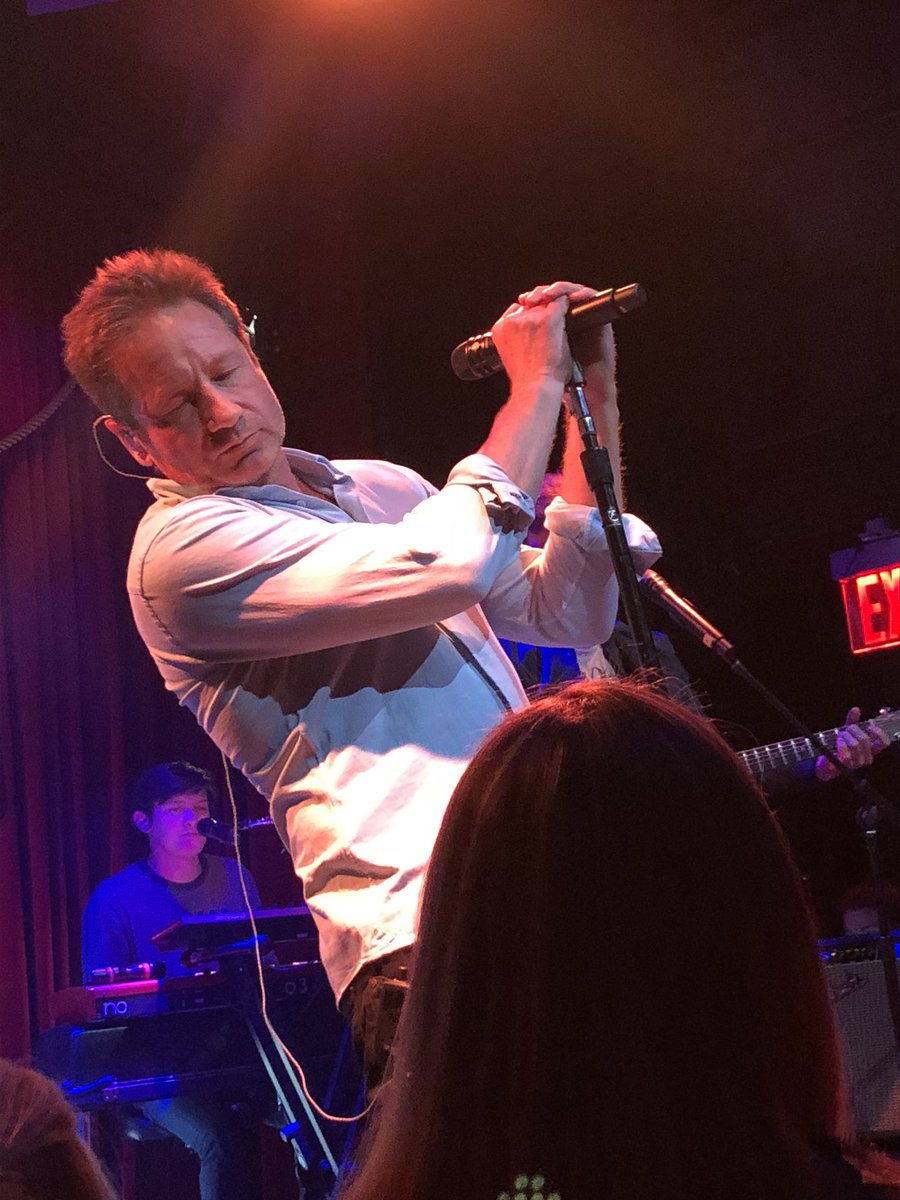 2018/04/22 - Tribeca Film Festival presents David Duchovny Live - Page 3 Dbb--rhWAAE0jv5