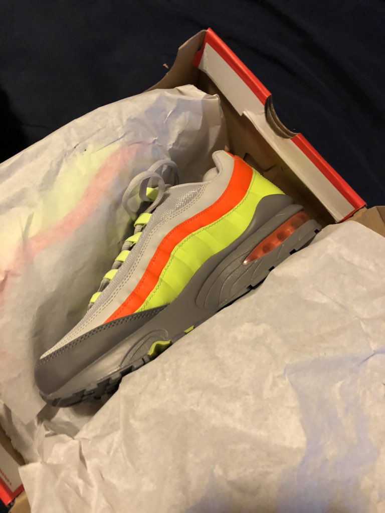 KushDough's tweet photo. #airmax 95 Dope Boy Swag #Streeeet 💯✔️🔥😬♨️🤷🏽‍♂️ https://t.co/I6OShb1GxN