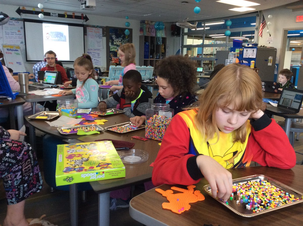 spsfalcons3's tweet photo. STEAM stations: We love @PerlerBead #wewantmore #creativity @gakroenke @TeamMeyerSPS https://t.co/SHGJBVgiY6