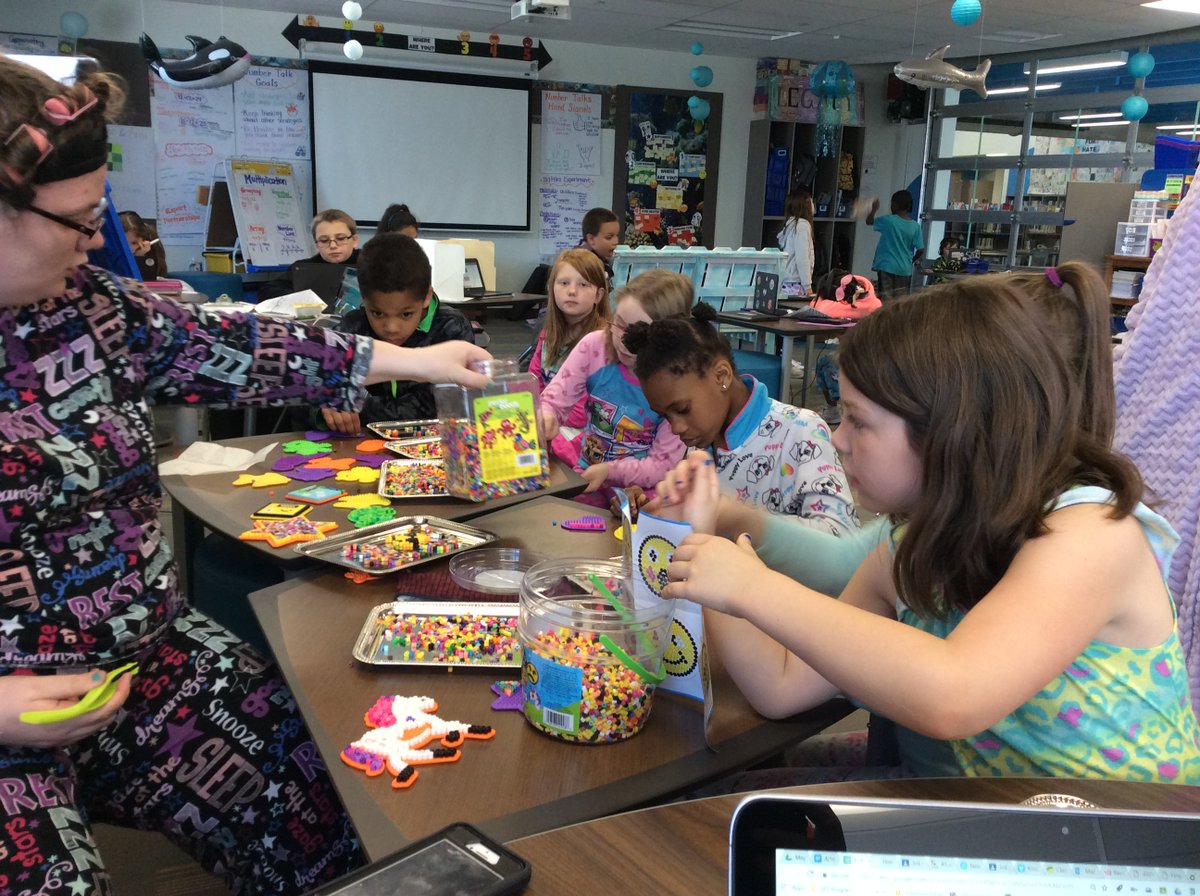 spsfalcons3's tweet photo. STEAM stations: We love @PerlerBead #wewantmore #creativity @gakroenke @TeamMeyerSPS https://t.co/SHGJBVgiY6